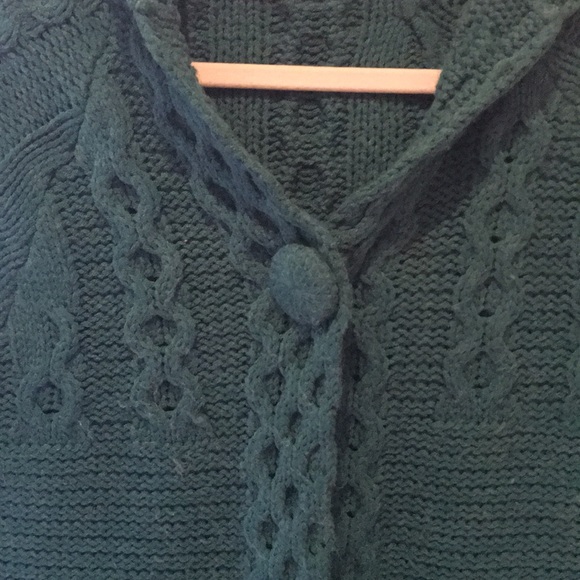 Beautiful embroidered cardigan - Picture 2 of 8